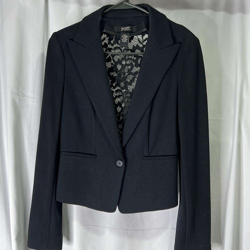 Body by Victoria black blazer